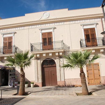 فندق Palazzo Graziano تيراسيني المظهر الخارجي الصورة