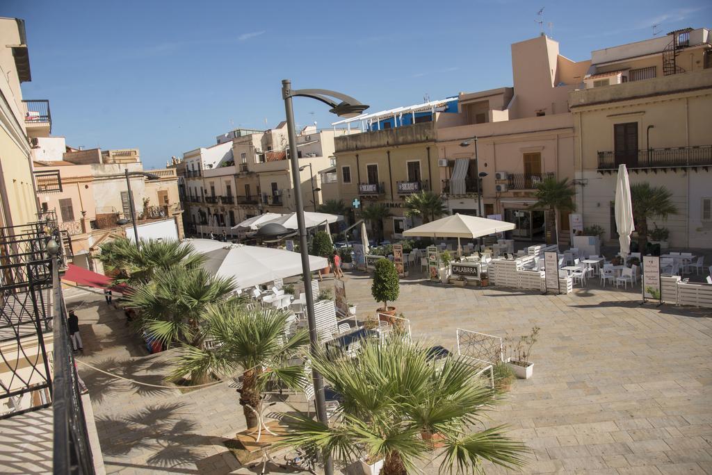فندق Palazzo Graziano تيراسيني المظهر الخارجي الصورة