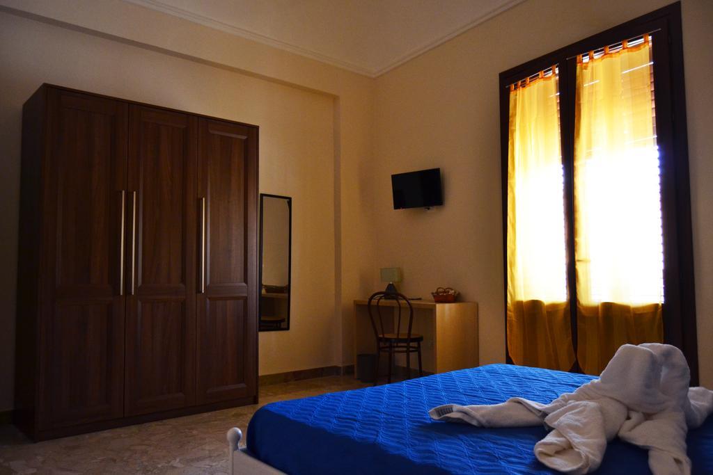 فندق Palazzo Graziano تيراسيني المظهر الخارجي الصورة